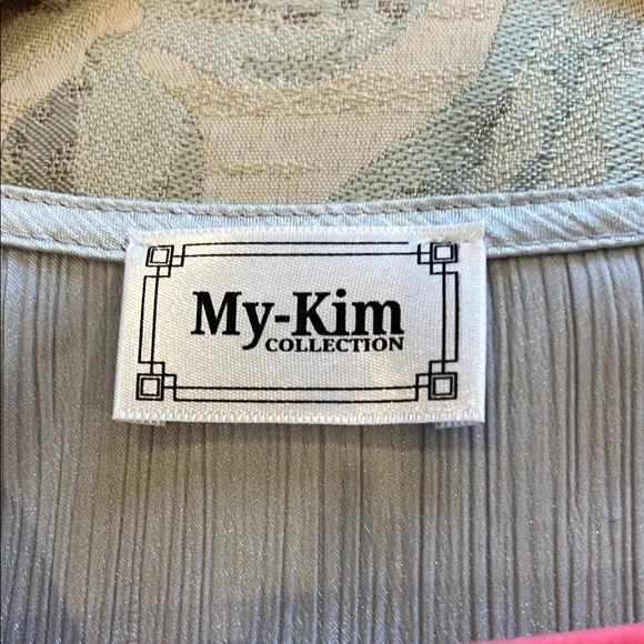 Elegant Silver Twist-Front Blouse - Picture 2 of 6